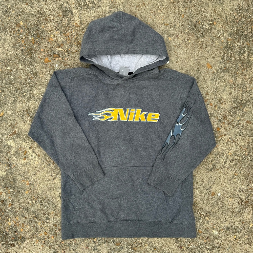 Y2K Grey Tag Nike Flame Logo | Size M